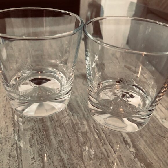 2 Johnnie Walker Whisky Rocks Glasses with Embossed details and prism bottoms - Picture 6 of 16